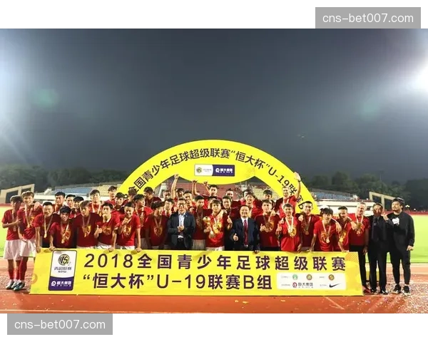 马德里足球学校开设专项课程,培养青少年定位球攻防战术意识 马德里足球学校开设专项课程,培养青少年定位球攻防战术意识