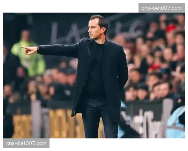 前法国国脚,现雷恩主帅热内西奥与球队就续约事宜展开初步对话 前法国国脚,现雷恩主帅热内西奥与球队就续约事宜展开初步对话